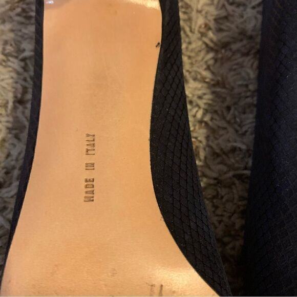 Black Pebbled Salvatore Ferragamo Pumps Size 8 AAA Narrow - Picture 8 of 10